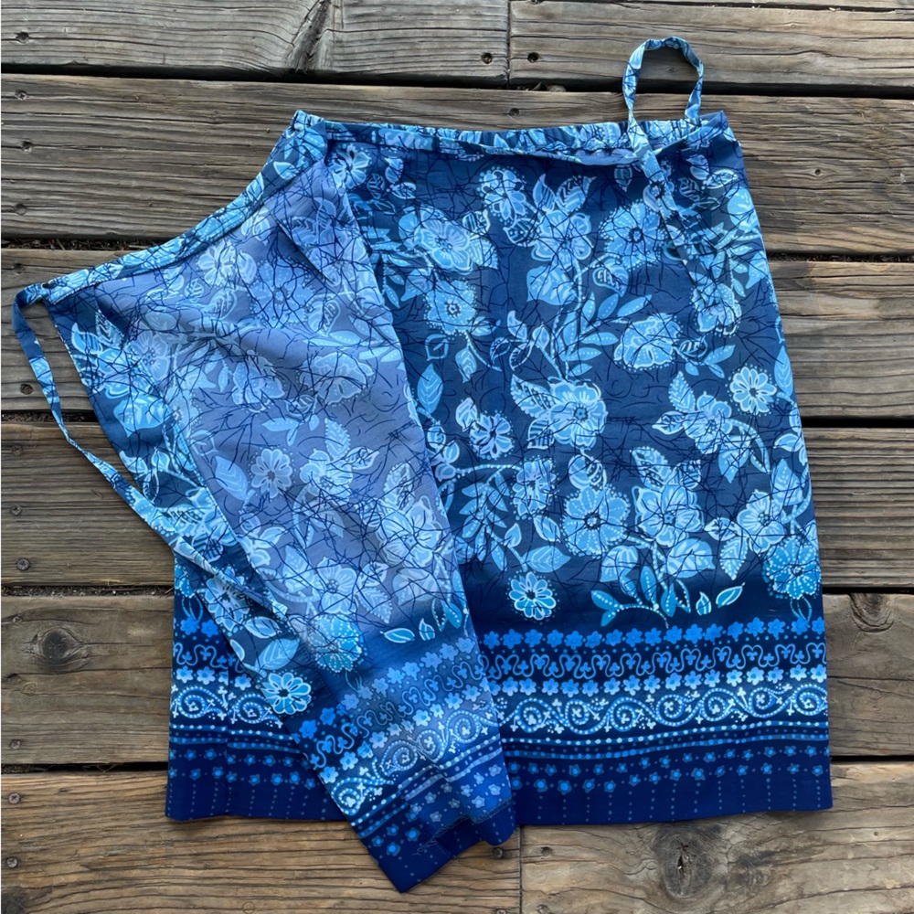 Skirt - Coldwater Creek Women's size 10 Blue Multi Floral Patterned  Wrap skirt